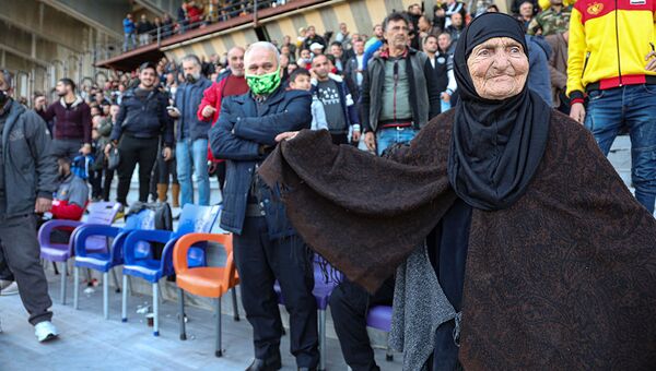 سعاد كنعان خلال مشاركة نادي تشرين بحملة الـ16 يوم لمناهضة العنف ضد النساء، اللاذقية، سوريا سعاد كنعان خلال مشاركة نادي تشرين بحملة الـ16 يوم لمناهضة العنف ضد النساء، اللاذقية، سوريا - سبوتنيك عربي