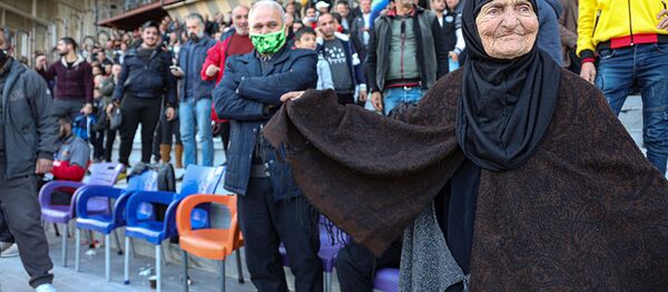 سعاد كنعان خلال  مشاركة نادي تشرين بحملة الـ16 يوم لمناهضة العنف ضد النساء، اللاذقية، سوريا - سبوتنيك عربي