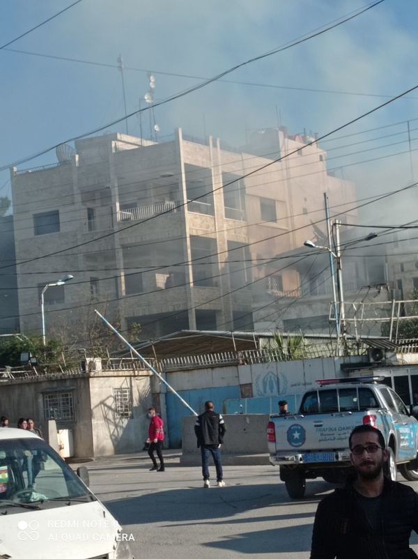 اندلاع حريق في مفوضية اللاجئين شرقي سوريا... فيديو وصور - سبوتنيك عربي