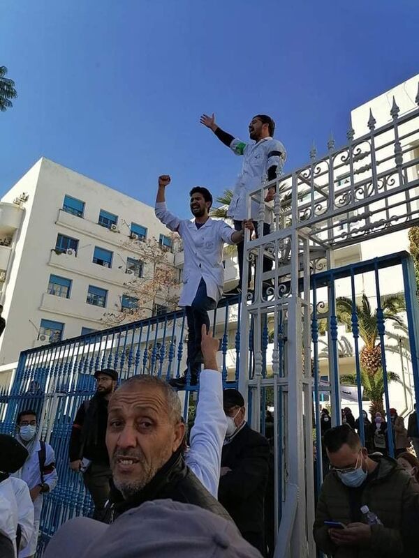 عميد الأطباء التونسيين: قطاع الصحة يحتضر ولابد من إصلاحه عميد الأطباء التونسيين: قطاع الصحة يحتضر ولابد من إصلاحه - سبوتنيك عربي