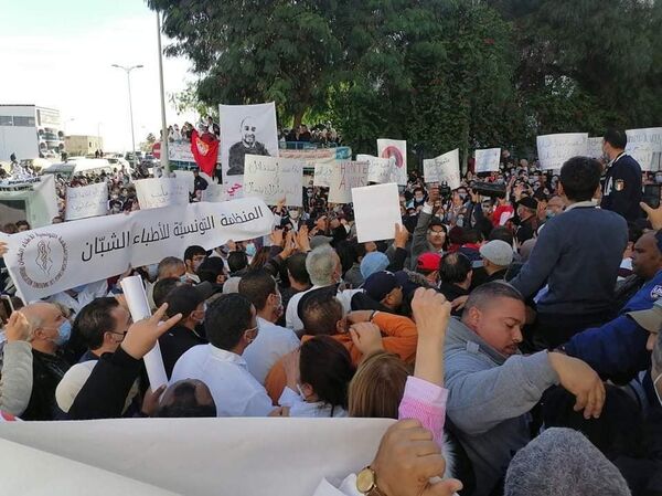 عميد الأطباء التونسيين: قطاع الصحة يحتضر ولابد من إصلاحه عميد الأطباء التونسيين: قطاع الصحة يحتضر ولابد من إصلاحه - سبوتنيك عربي