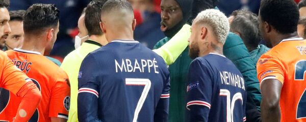 إيقاف مباراة باريس سان جيرمان وباشاك شهير بعدبعد إهانات عنصرية  - سبوتنيك عربي