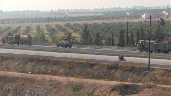  الجيش السوري يدخل نقطة مراقبة الكورانيعلى طريق (M5) بعد انسحاب القوات التركية - سبوتنيك عربي
