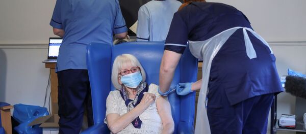 أمريكة تحصل على لقاح فايزر - سبوتنيك عربي