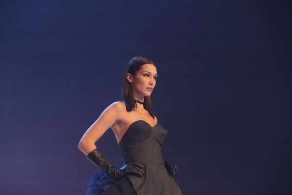 عارضة أزياء أمريكية من أصول فلسطينية بيلا حديد عارضة أزياء أمريكية من أصول فلسطينية بيلا حديد - سبوتنيك عربي