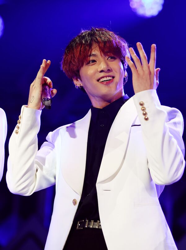 المغني الكوري الجنوبي جونغكوك من فرقة شبابية BTS المغني الكوري الجنوبي جونغكوك من فرقة شبابية BTS - سبوتنيك عربي