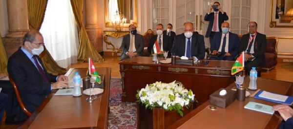 وزير الخارجية المصري سامح شكري ووزير الخارجية الأردني أيمن الصفدي - سبوتنيك عربي