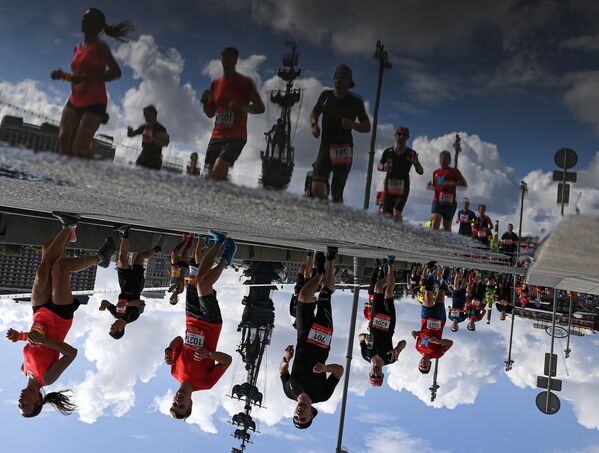 المشاركون خلال سباق الركض ماراثون موسكو - 2020،  2 أغسطس 2020 - سبوتنيك عربي