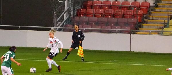 السورية جيلان طاهر.. حياة مثيرة لصاحبة الشارة الدولية في تحكيم البطولات العالمية - سبوتنيك عربي