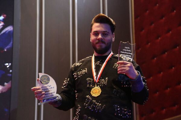السوري شوكت القنطار... أول عربي يحصل على المركز الأول بمهرجان صناع الجمال في العراق.. فيديو وصور - سبوتنيك عربي