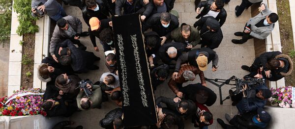 جثمان الراحل المخرج السوري حاتم علي جثمان الراحل المخرج السوري حاتم علي - سبوتنيك عربي