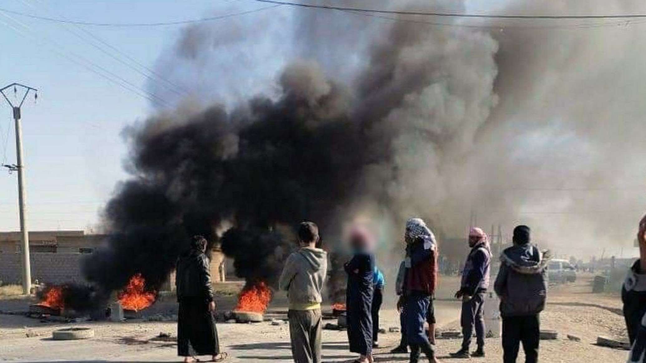 مقتل 11 شخصا في انفجار صهريج وقود غربي إيران