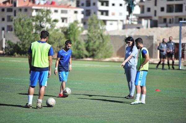 مها جنود تتحدث لـسبوتنيك عن هموم النساء العربيات مع كرة القدم - سبوتنيك عربي