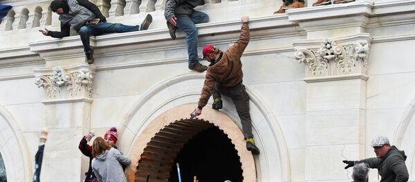 تجمع لأنصار الرئيس الأمريكي دونالد ترامب في واشنطن.  - سبوتنيك عربي