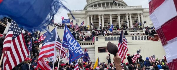 أنصار ترامب يقتحمون مبنى الكابيتول - سبوتنيك عربي