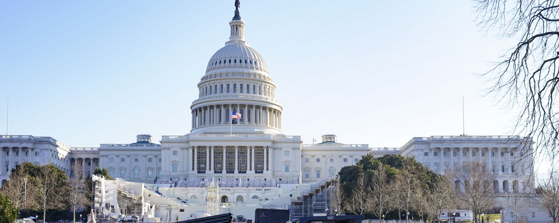 تجهيز مبنى الكونغرس (كابيتول) في واشنطن، قبل تنصيب الرئيس المنتخب جو بايدن رئيسا للولايات المتحدة، 7 يناير 2021 - سبوتنيك عربي, 1920, 30.04.2024