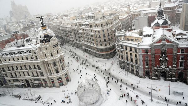 أقوى عاصفة ثلجية في مدريد منذ 80 عاما، إسبانيا 9 يناير 2021 - سبوتنيك عربي