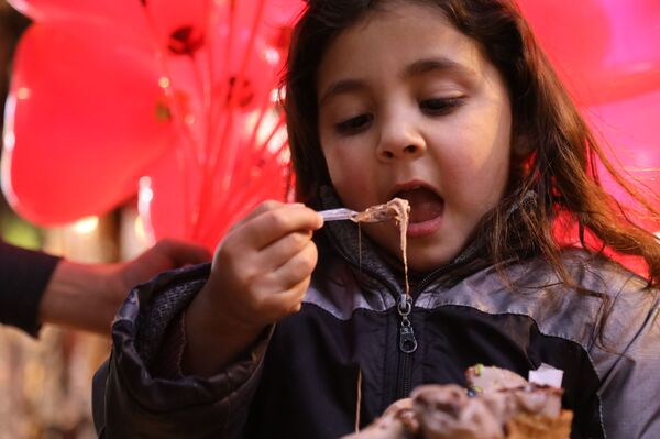 القيمرية الدمشقي: 200 متر من البهجة والتاريخ والسعرات الحرارية... صور وفيديو - سبوتنيك عربي