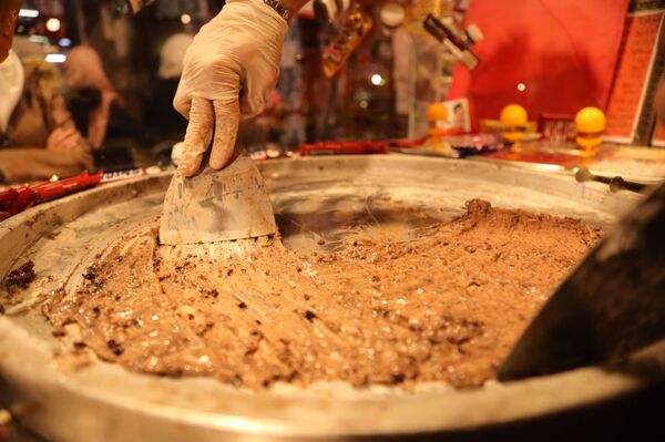 القيمرية الدمشقي: 200 متر من البهجة والتاريخ والسعرات الحرارية... صور وفيديو - سبوتنيك عربي