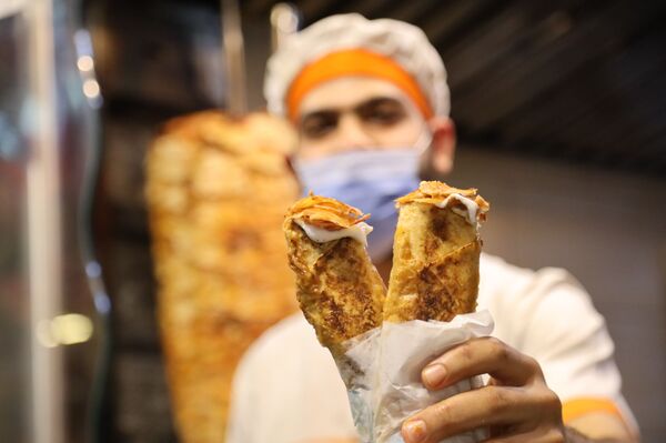 القيمرية الدمشقي: 200 متر من البهجة والتاريخ والسعرات الحرارية... صور وفيديو - سبوتنيك عربي