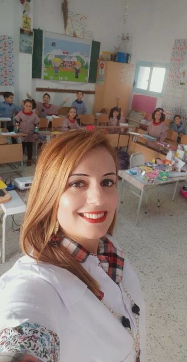 مدرسة تونسية تتوج بلقب أفضل معلم في العالم لسنة 2020... صور مدرسة تونسية تتوج بلقب أفضل معلم في العالم لسنة 2020... صور - سبوتنيك عربي