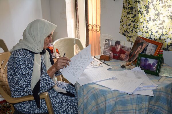 نجلاء... طالبة جامعية سورية تنتظر التخرج مع بداية عقدها التاسع... فيديو وصور - سبوتنيك عربي