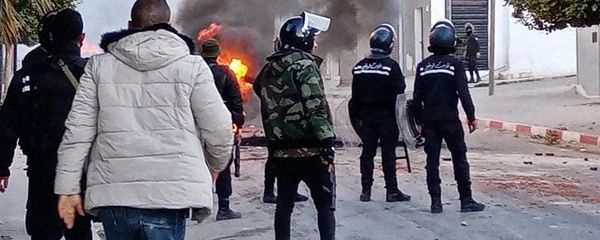 اشتباكات في محافظة القصرين تونس اشتباكات في محافظة القصرين تونس - سبوتنيك عربي