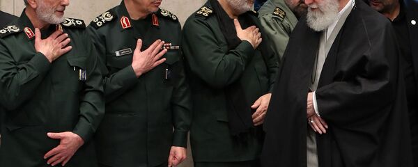 قائد الحرس الثوري الإيراني اللواء حسين سلامي، رئيس الأركان الإيراني اللواء محمد باقري، قاد فيلق القدس اسماعيل قاآني في استقبال المرشد الإيراني علي خامنئي في طهران قائد الحرس الثوري الإيراني اللواء حسين سلامي، رئيس الأركان الإيراني اللواء محمد باقري، قاد فيلق القدس اسماعيل قاآني في استقبال المرشد الإيراني علي خامنئي في طهران - سبوتنيك عربي