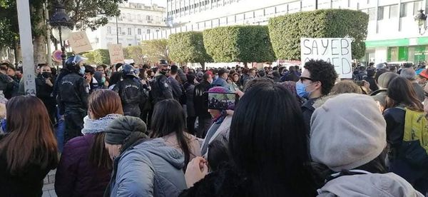 تونس... مسيرة احتجاجية في شارع الحبيب بورقيبة.. فيديو وصور تونس... مسيرة احتجاجية في شارع الحبيب بورقيبة.. فيديو وصور - سبوتنيك عربي