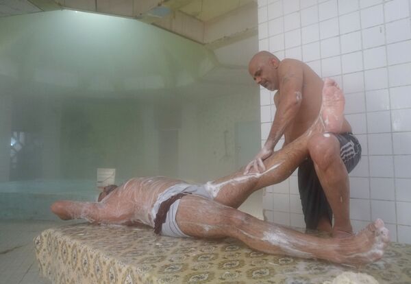 الحمام العراقي، وهو حمام بخار تقليدي، وسط انتشار مرض فيروس كورونا (كوفيد-19) في النجف، العراق، 15 يناير/ كانون الثاني 2021 - سبوتنيك عربي