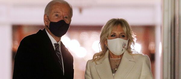 الرئيس الأمريكي جو بايدن والسيدة الأولى، جيل بايدن، في البيت الأبيض - سبوتنيك عربي