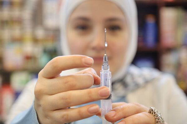 صيادلة يكشفون السبب... النساء يطردن الذكور من قطاع الصيدلة السوري... فيديو - سبوتنيك عربي