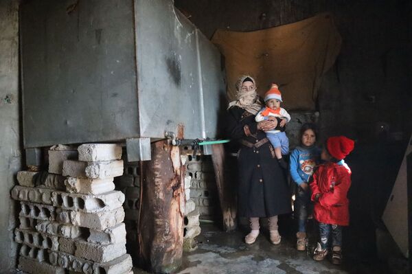 بتنسيق روسي... عودة 40 عائلة مهجرة إلى بلدتهم في ريف درعا الشمالي..فيديو - سبوتنيك عربي