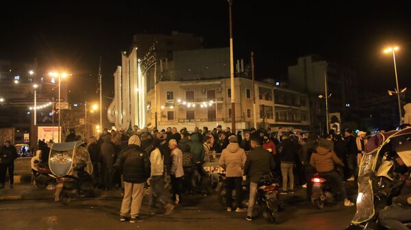 الجوع يخرق الإغلاق العام في لبنان... صور وفيديو - سبوتنيك عربي