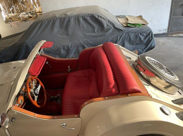 أول مركبة محلية الصنع... فلسطيني يبدع سيارة كلاسيكية ويستعد لتسجيلها رسميا... صور  - سبوتنيك عربي