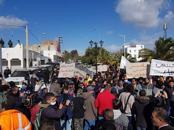 تونس... مسيرة إلى مقر البرلمان للمطالبة بإطلاق سراح موقوفي الاحتجاجات - سبوتنيك عربي
