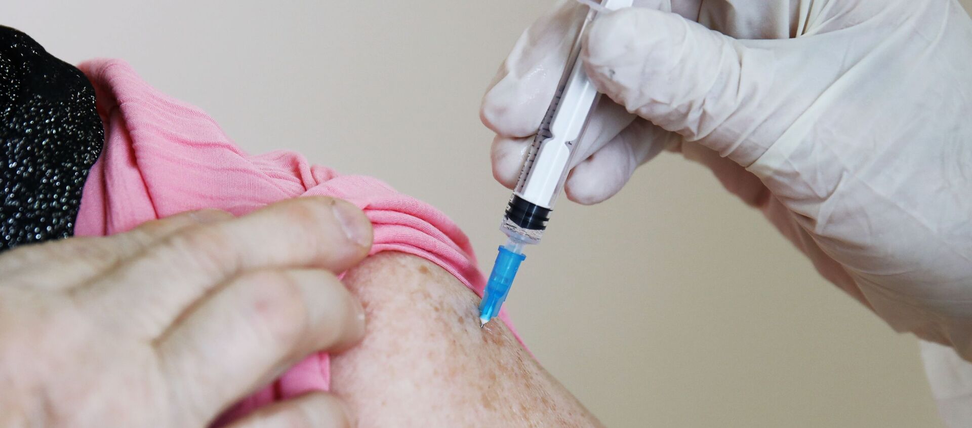  التطعيم باللقاح سبوتنيك V ضد فيروس كورونا، كوفيد-19، روسيا 29 يناير 2021 - سبوتنيك عربي, 1920, 02.02.2021