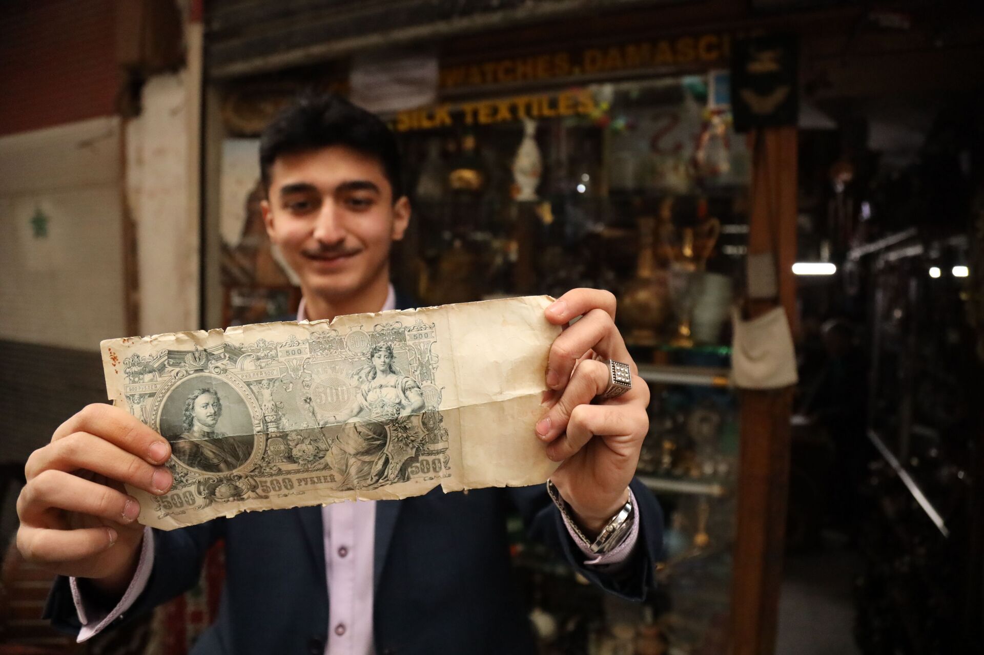 همام عبد الرحمن.. أصغر باحث وجامع عملات عربي - سبوتنيك عربي, 1920, 02.02.2021