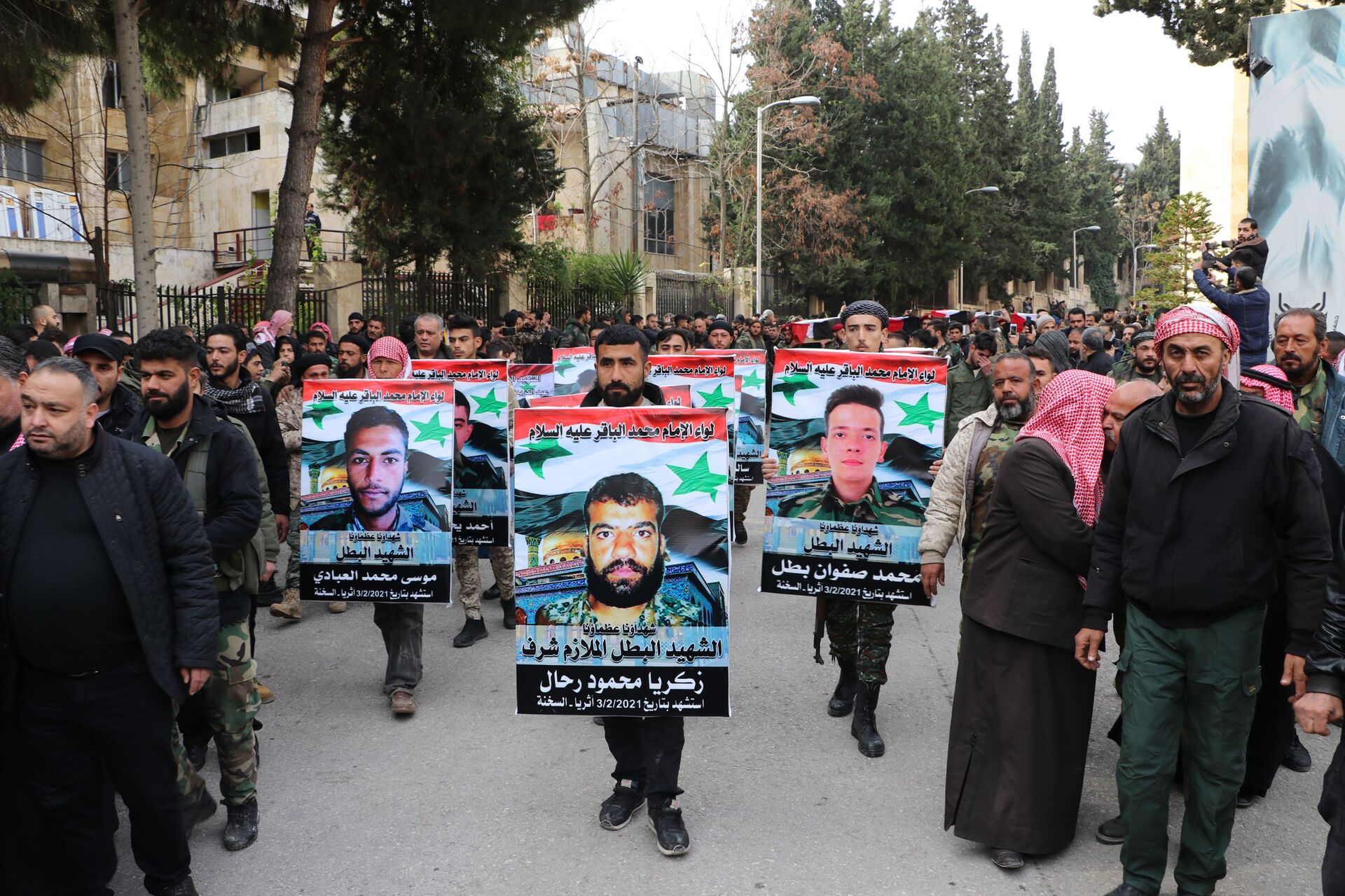 بمشهد حزين.. حلب تشيع 12 جنديا قضوا خلال اشتباكات مع داعش.. صور وفيديو - سبوتنيك عربي, 1920, 04.02.2021