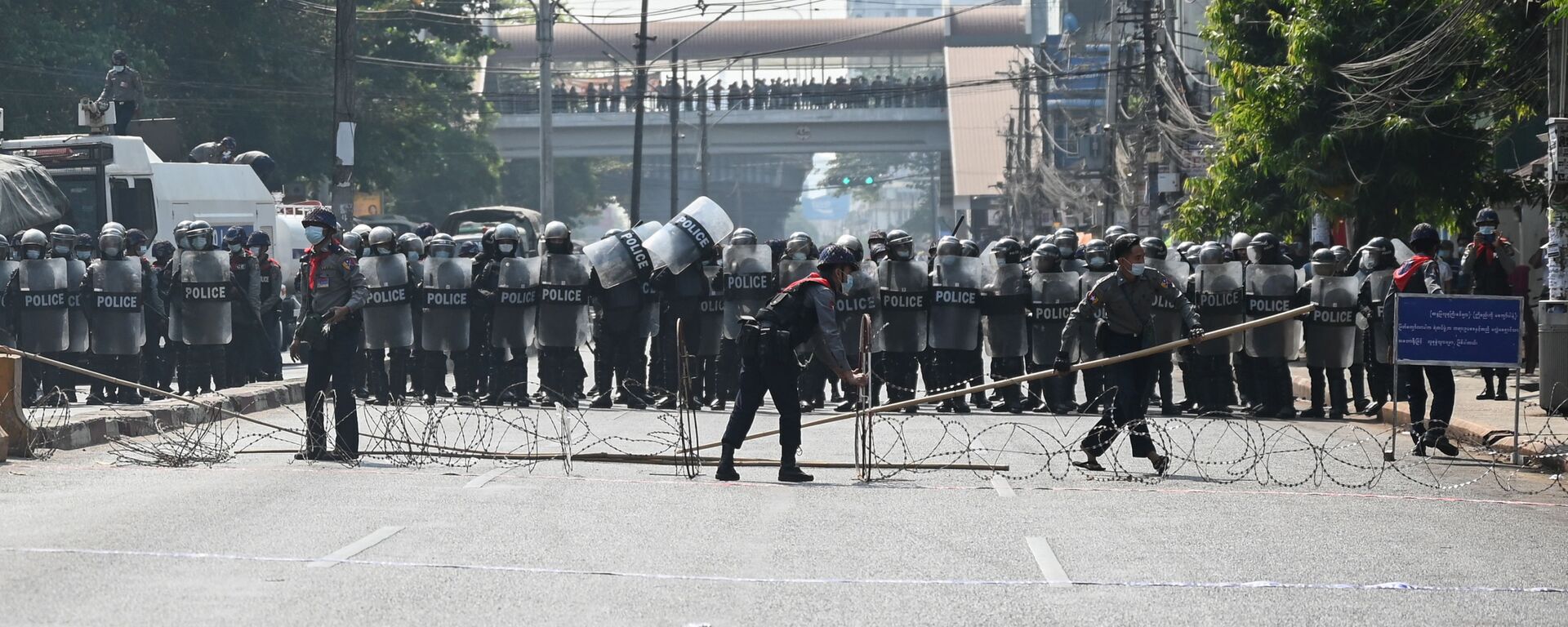 احتجاجات ضد الانقلاب العسكري في مدينة يانغون، ميانمار 6 فبراير 2021 - سبوتنيك عربي, 1920, 28.06.2021