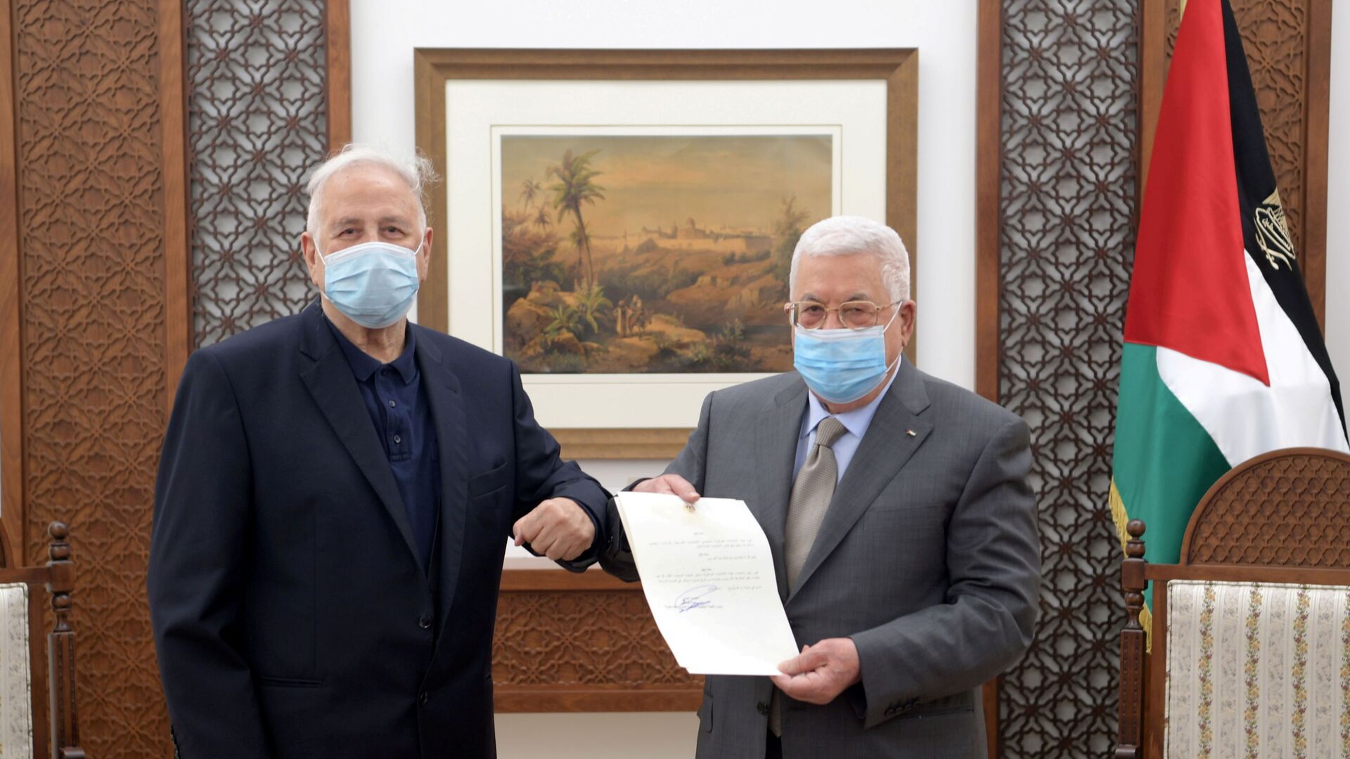 الفصائل الفلسطينية في القاهرة - رئيس السلطة الفلسطينية محمود عباس ورئيس لجنة الانتخابات المركزية حنا ناصر، 15 يناير 2021 الفصائل الفلسطينية في القاهرة - رئيس السلطة الفلسطينية محمود عباس ورئيس لجنة الانتخابات المركزية حنا ناصر، 15 يناير 2021 - سبوتنيك عربي, 1920, 30.03.2021