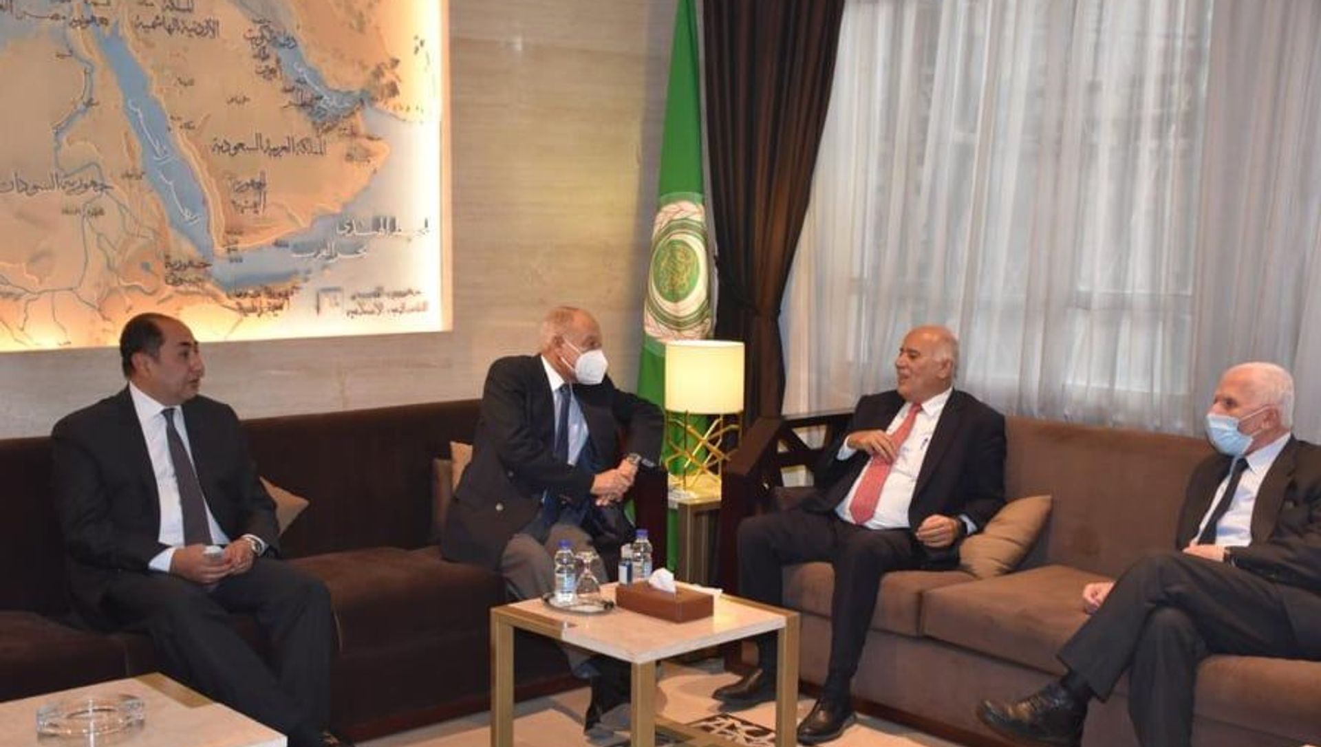 أحمد أبو الغيط، الأمين العام لجامعة الدول العربية يستقبل جبريل الرجوب، أمين سر اللجنة المركزية لحركة فتح. أحمد أبو الغيط، الأمين العام لجامعة الدول العربية يستقبل جبريل الرجوب، أمين سر اللجنة المركزية لحركة فتح. - سبوتنيك عربي, 1920, 10.02.2021