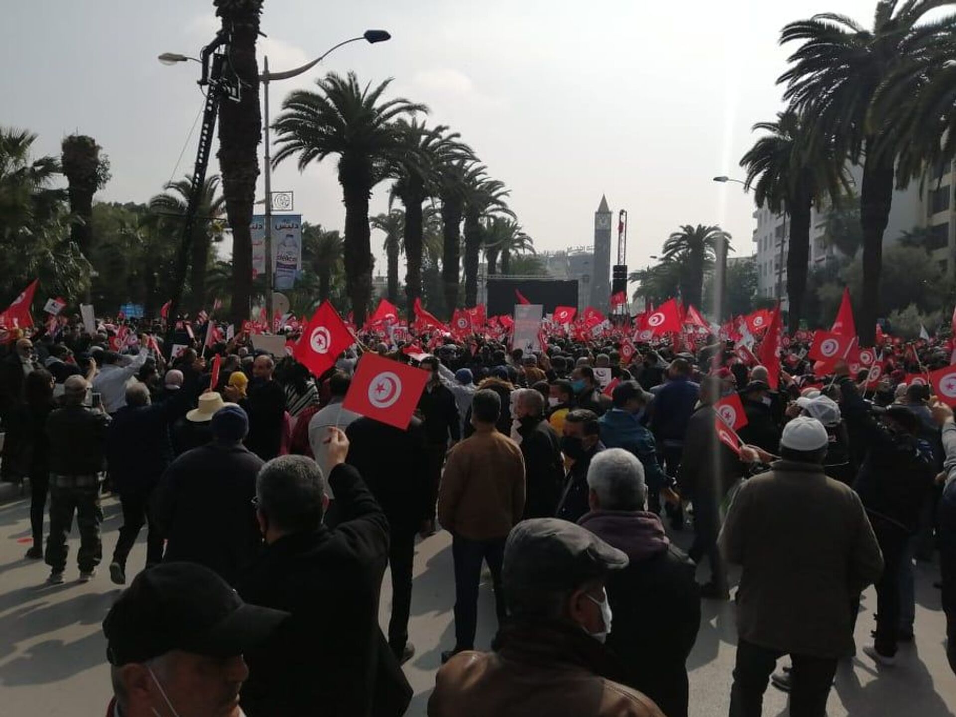 تونس... مسيرة حاشدة لأنصار حركة النهضة في شارع الحبيب بورقيبة... صور وفيديو تونس... مسيرة حاشدة لأنصار حركة النهضة في شارع الحبيب بورقيبة... صور وفيديو - سبوتنيك عربي, 1920, 27.02.2021