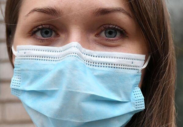 كبيرة الممرضات في مستشفى مؤقت أقيم حديثاً لمعالجة المصابين بمرض كوفيد - 19، في المستشفى السريري الإقليمي كراسنويارسك باسم ب. غ. ماكاروف، روسيا 30 أكتوبر 2020 - سبوتنيك عربي