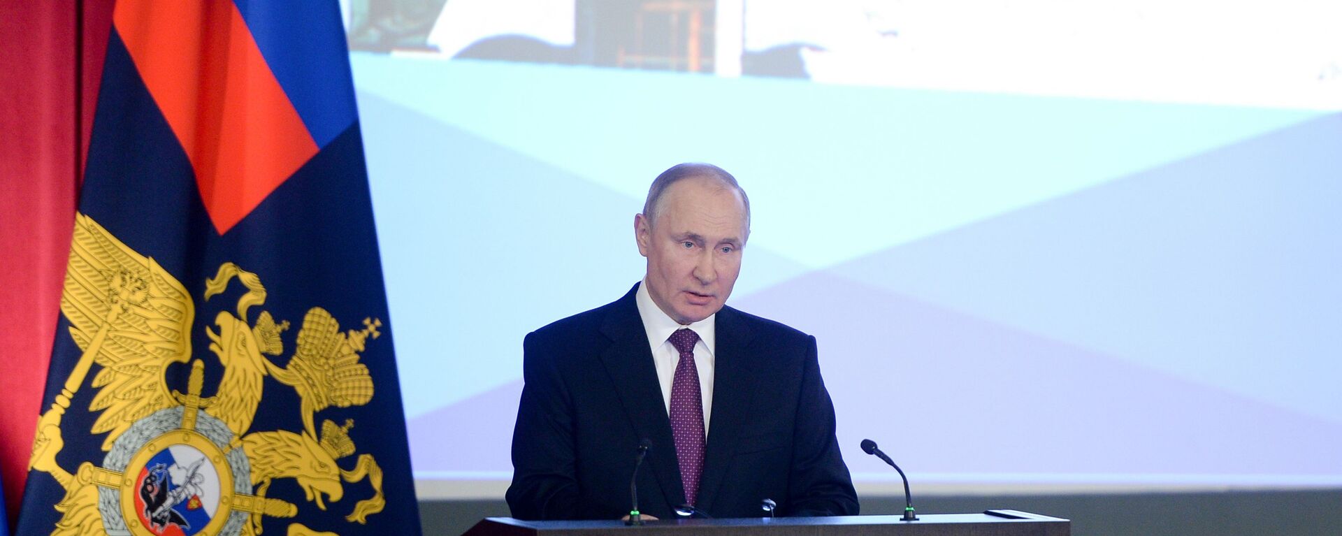 الرئيس الروسي فلاديمير بوتين، خلال الاجتماع السنوي، في وزارة الدفاع الروسية، 3 مارس 2021 - سبوتنيك عربي, 1920, 10.03.2021