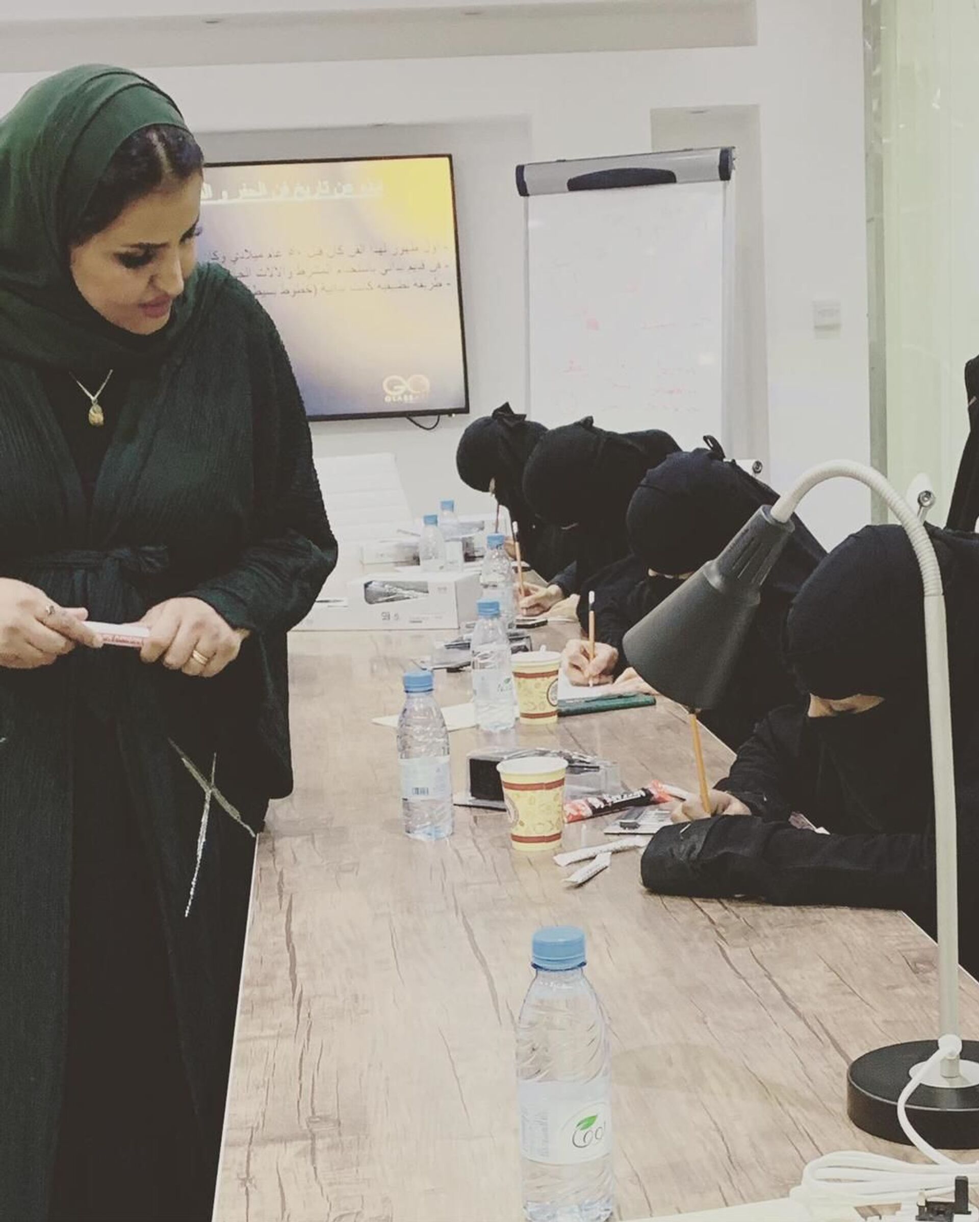 باستخدام تقنية الضوء وأوراق الذهب... تجربة سعودية مبتكرة في الحفر على الزجاج - سبوتنيك عربي, 1920, 04.03.2021