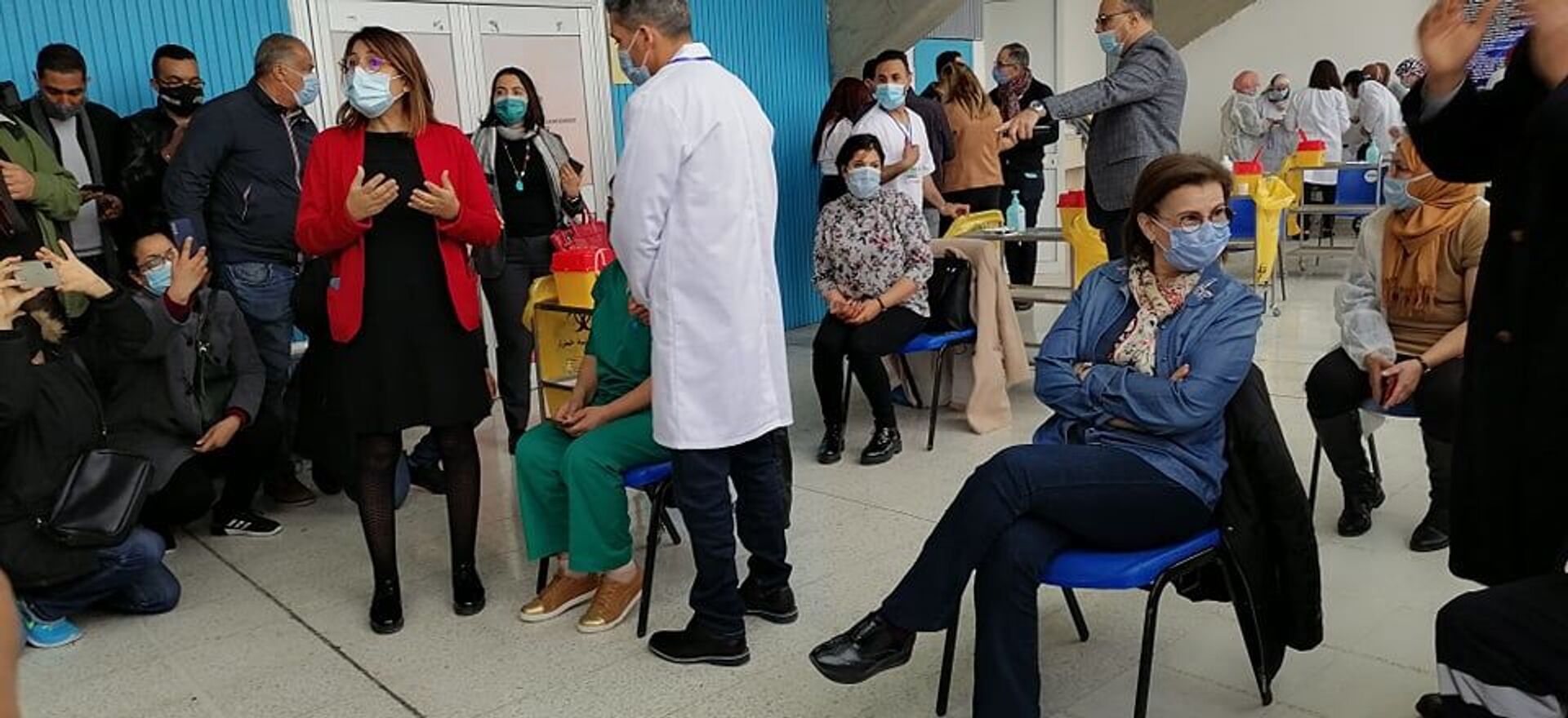 انطلاق حملة التطعيم ضد كورونا في تونس باستخدام لقاح سبوتنيك - سبوتنيك عربي, 1920, 15.04.2021