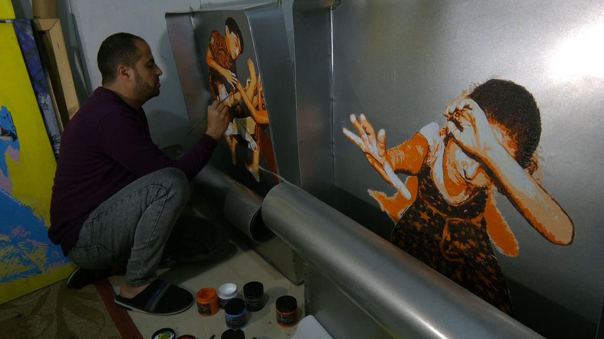 فلسطيني يبدع برسم معاناة اللجوء والحصار داخل علب السردين... فيديو وصور - سبوتنيك عربي, 1920, 22.03.2021