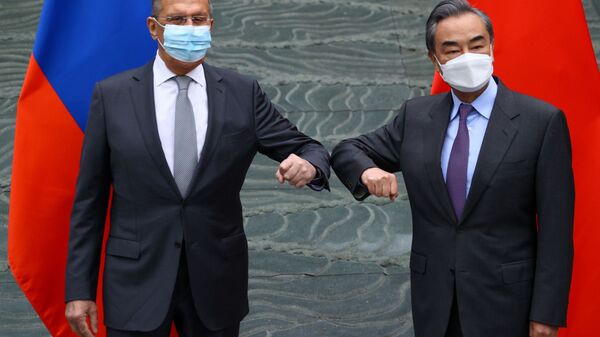 وزير الخارجية الروسي سيرغي لافروف يلتقي نظيره الصيني وانغ يي - سبوتنيك عربي