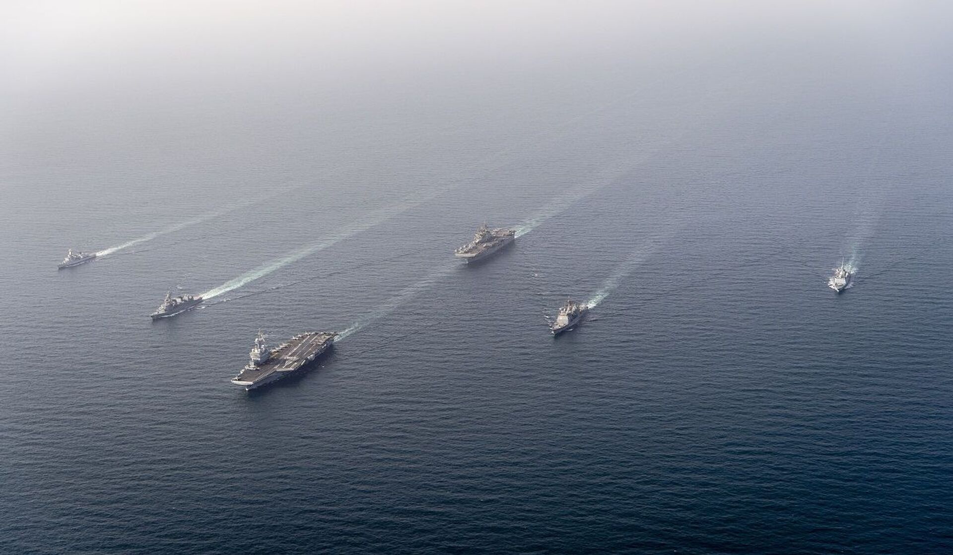 تمتلك قوة ضاربة… 4 أساطيل حربية تنفذ مهمة مشتركة في بحر العرب تمتلك قوة ضاربة… 4 أساطيل حربية تنفذ مهمة مشتركة في بحر العرب - سبوتنيك عربي, 1920, 22.03.2021